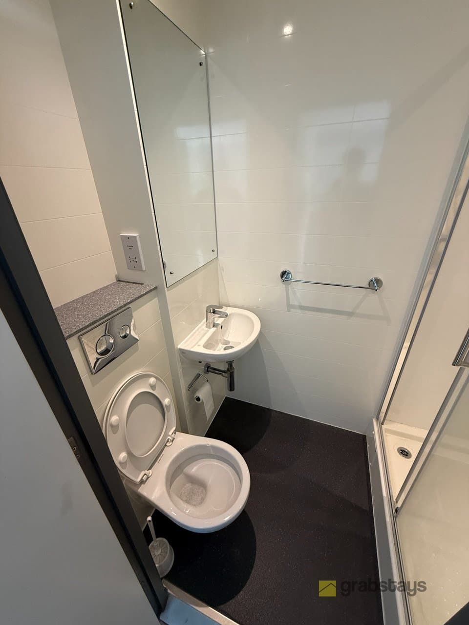 13th Floor Bishop Gate Studio - Image 5